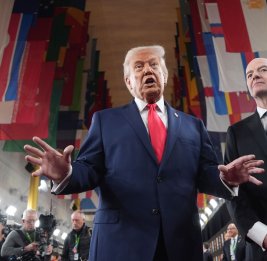 Трамп заявил, что власти Ирана выполнят все требования США или лишатся страны