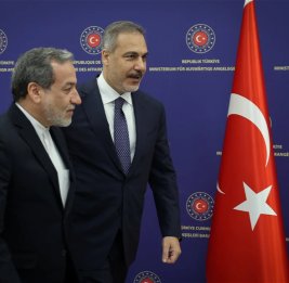 &laquo;Под ложным флагом&raquo;: Арагчи заявил Фидану, что данные о пуске Ираном ракеты в сторону Турции безосновательны