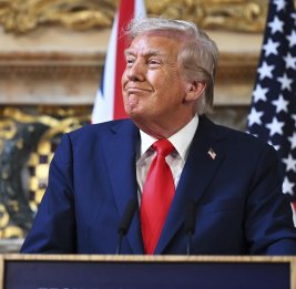 Губернатор Флориды переименовал аэропорт Палм-Бич в честь Трампа