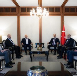 Глава МИД Турции принял делегацию ХАМАС