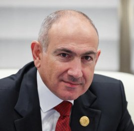 Школьника, пытавшегося ударить Пашиняна, арестовали