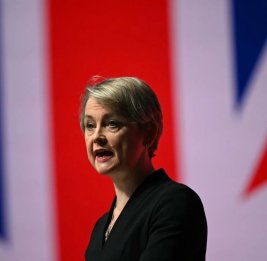 
Иветт Купер проведет переговоры по безопасности судоходства в Персидском заливе