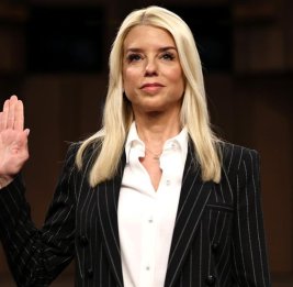 Трамп хочет уволить главу Минюста после публикации файлов об Эпштейне