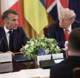 Макрон отреагировал на неуместную шутку Трампа 
