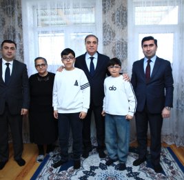 Гянджа чтит память героев Апрельских боев