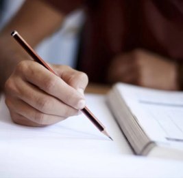 
Вступительный экзамен на административные должности госслужбы назначен на 5 апреля