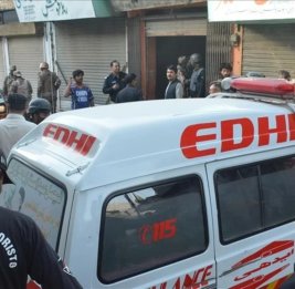 
В Пакистане из-за взрыва возле полицейского участка 5 человек погибли, 13 ранены