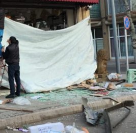 Утренний полет &laquo;Лады&raquo; завершился в витрине магазина