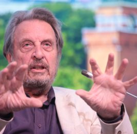 Отец Илона Маска считает, что вся Украина находится под управлением 50 семей