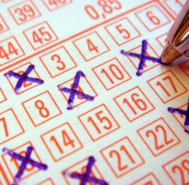 В Британии выигравший в лотерею 1,4 млрд рублей не пришел за призом