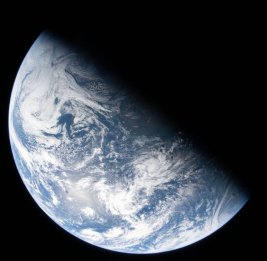 На полпути к Луне