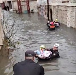 В поселке Кешля сотрудники МЧС эвакуировали жителей подтопленных территорий