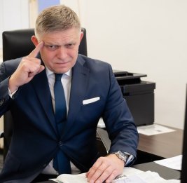 Фицо назвал ЕС ии ЕК &laquo;кораблем самоубийц&raquo;