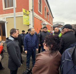 Затопило поселок в Баку: жителей эвакуируют