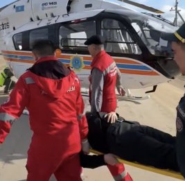 
Автобус с 50 пассажирами опрокинулся в Казахстане: задействован вертолет