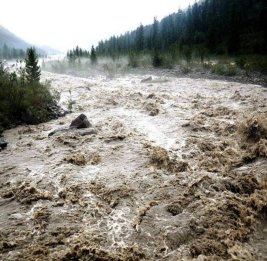 МЧС предупреждает о сходе селей и риске наводнений в Азербайджане