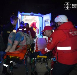 Последствия удара по жилой застройке Одессы, есть погибшие