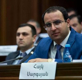 Армянский депутат: Противник давно знает об армянской армии все, что ему нужно