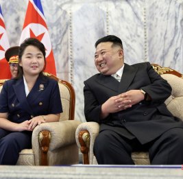 Ким Чен Ын рассматривает свою дочь в качестве преемника