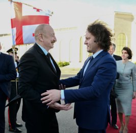 В аккаунтах Президента Ильхама Алиева в социальных медиа размещен видеоролик в связи с его государственным визитом в Грузию