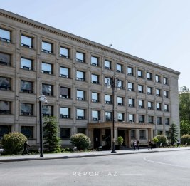 
В Азербайджане планируют внедрить удаленную легализацию документов для бизнеса