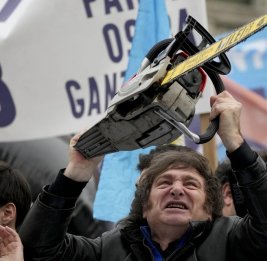 Президент Аргентины опубликовал тысячу постов с оскорблениями журналистов