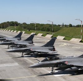 Французские истребители у российской границы
