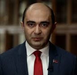 Ода упрямым фактам 
