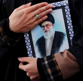 В Иране поминают Хаменеи