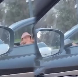 
В Баку водителя привлекли к ответственности за передачу руля ребенку