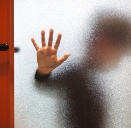 
В Товузе родители отказались от троих сыновей