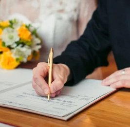 В ММ предложили требовать справку о наркозависимости при вступлении в брак
