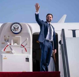 Вэнс летит в Исламабад