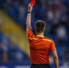 Судья матча "Барселона" &mdash; "Атлетико" пропустит остаток сезона Лиги чемпионов