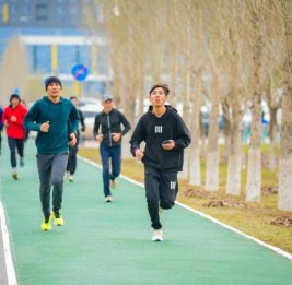 1500 человек открыли беговой сезон в Астане