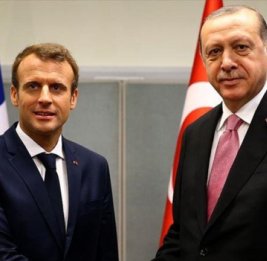 Президент Турции заявил Эмманюэлю Макрону о значимости рычагов дипломатии для мира в регионе