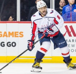 Овечкин передаст памятную клюшку Строума в музей