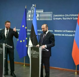 Мир под давлением лжи 