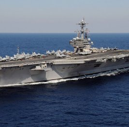 Американский авианосец держит курс на Ближний Восток