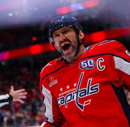Болельщики попросили Овечкина остаться в "Вашингтоне" еще на один сезон
