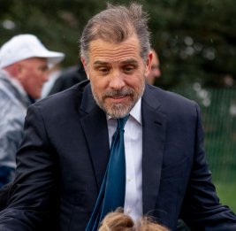 Сын экс-президента США Хантер Байден вызвал на бой в клетке двух сыновей Трампа