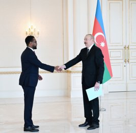 Президент Ильхам Алиев принял новоназначенного посла Сомали в Азербайджане