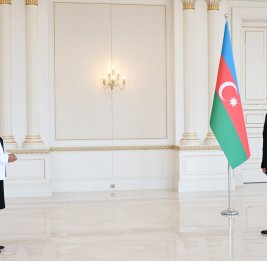 Президент Ильхам Алиев принял новоназначенного посла Колумбии в Азербайджане