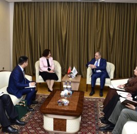 Посол Лу Мэй: В Азербайджане вырос интерес к китайскому языку