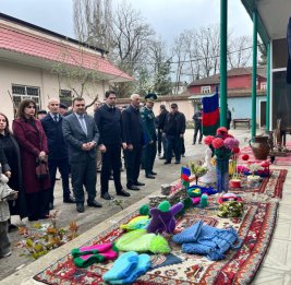 
Продемонстрированы образцы фольклора проживающих в Губе этнических групп