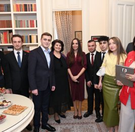 
Презентована книга &laquo;Иреван: эхо истории и утраченного наследия&raquo;