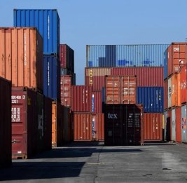 
Азербайджан начал импорт товаров из Армении