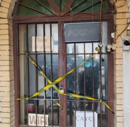 За закрытыми дверями чайханы