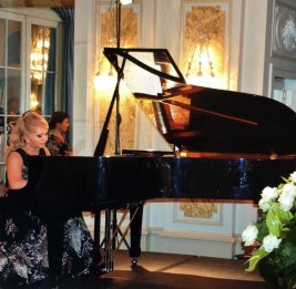 Священный огонь на кончиках пальцев