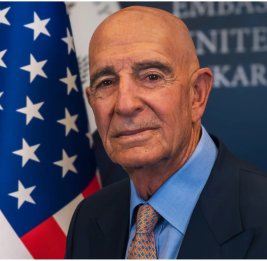 
Баррак: Вашингтон и Анкара вскоре решат проблему санкций в отношении Турции